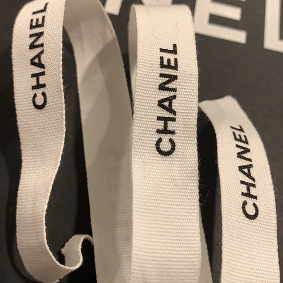 Chanel white ribbon - Picture 3 of 4